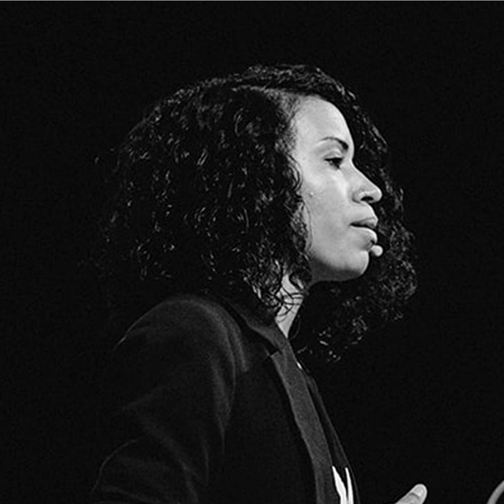 Speaker Elizabeth Oliveira